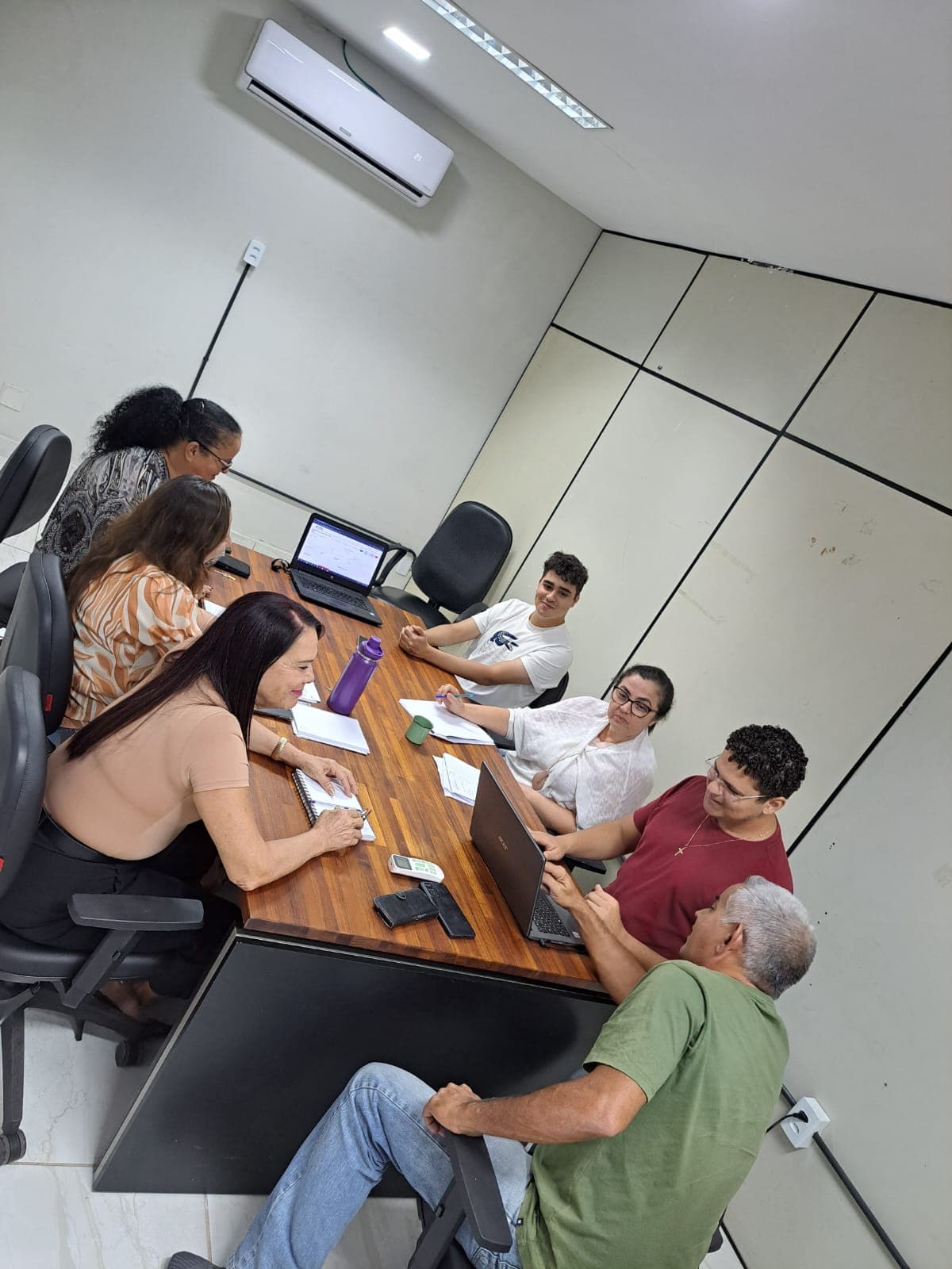 Ely Gemeson Dev com equipe